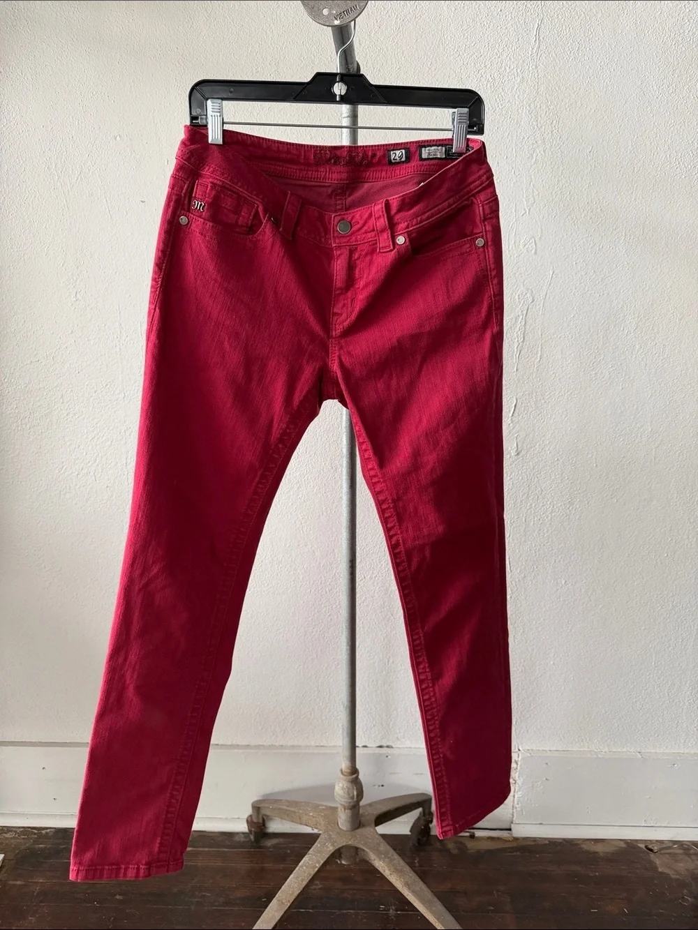 Miss Me Mid-Rise Skinny Jeans Size 29